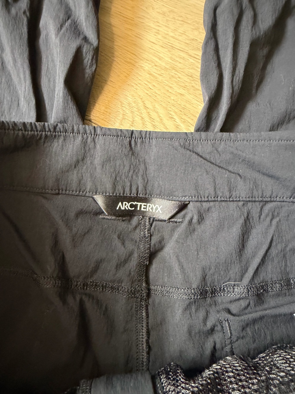 Arcteryx hiking pants - Picture 3 of 4